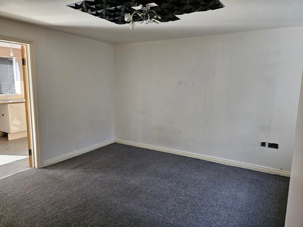 Property photo 2 of 26