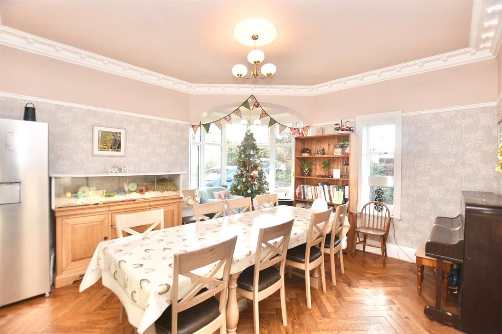 Property photo 2 of 25 Dining Room