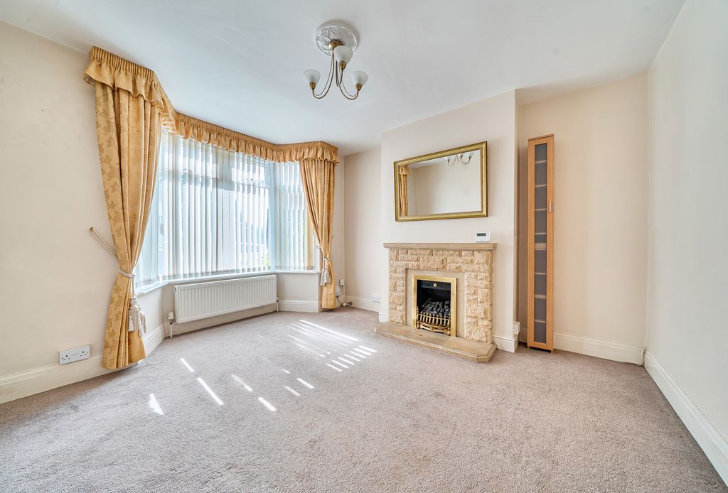 Property photo 2 of 20 1440446-10-69d8Df...