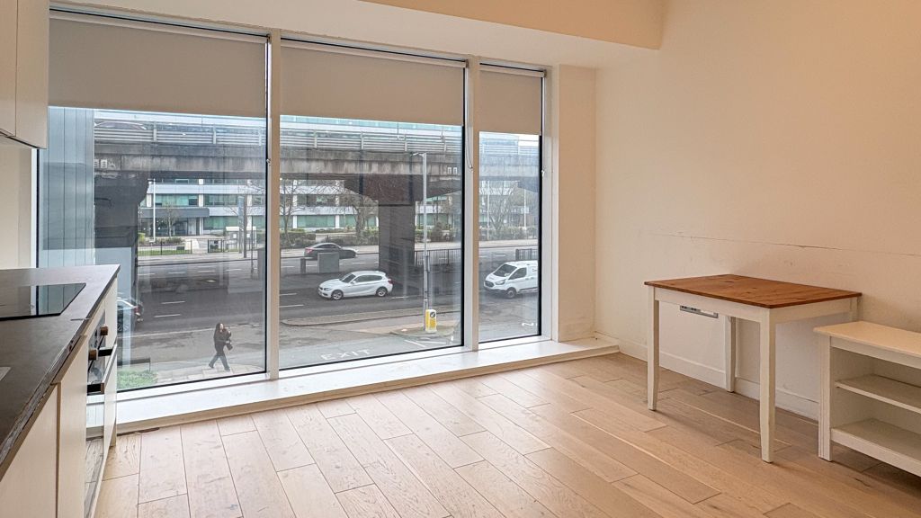 Property photo 1 of 19 Living Room