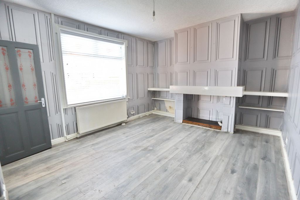 Property photo 2 of 12