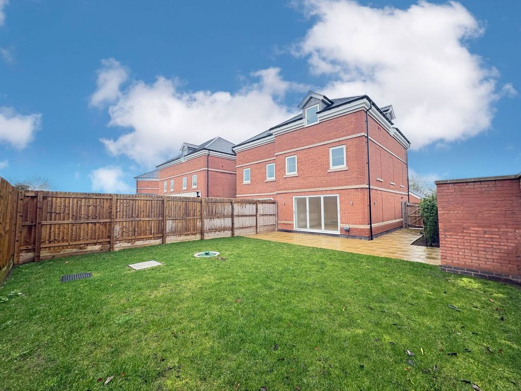 Property photo 2 of 24