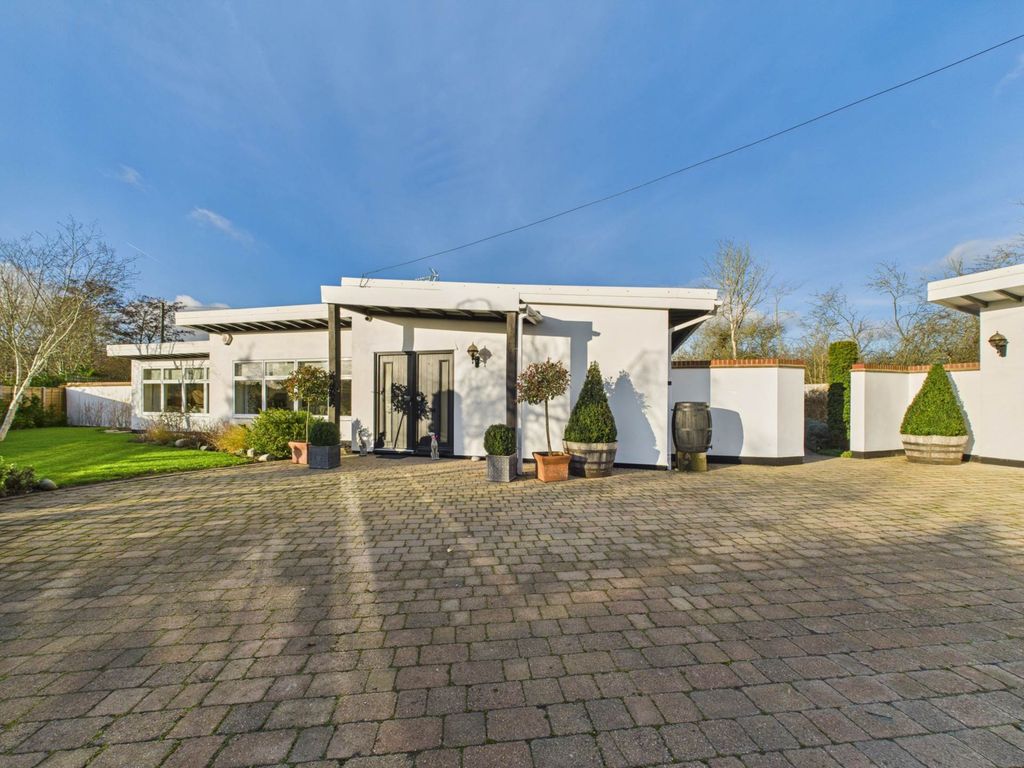 Property photo 1 of 27