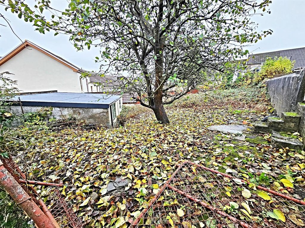 Property photo 2 of 7