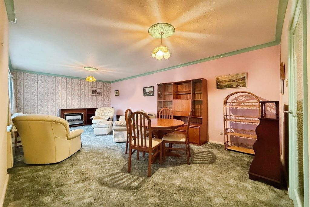 Property photo 3 of 15 Lounge Diner