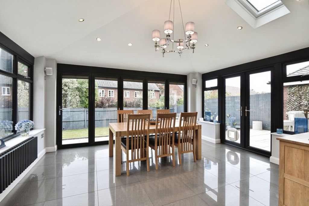 Property photo 3 of 28 Photo