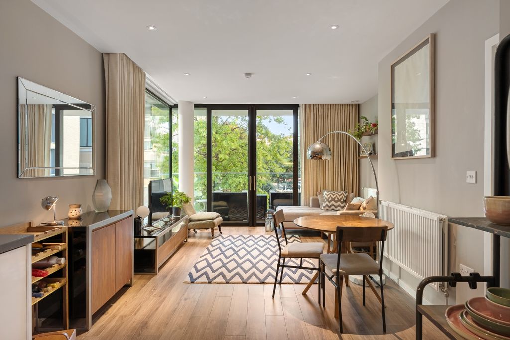 Property photo 1 of 14 094A5437