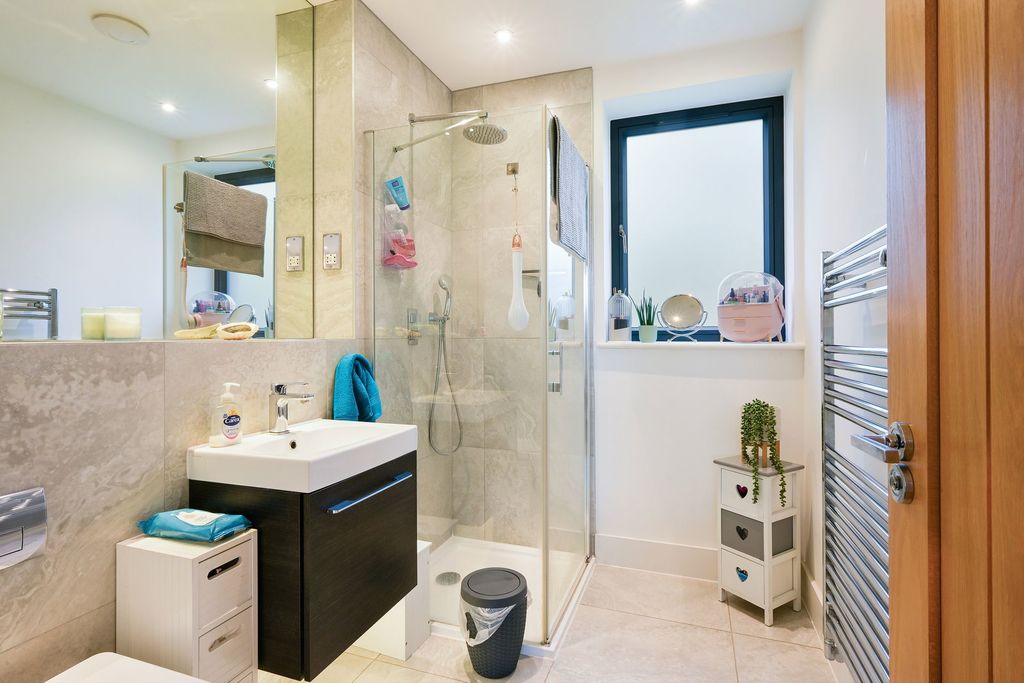 Additional image 13 of 5 bed detached house for saleMaplewood Drive, Lingfield RH7