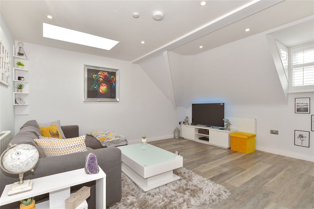 Property photo 2 of 8 Kitchen/Lounge/ Dining Area