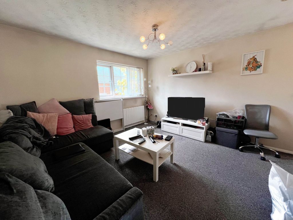 Property photo 2 of 8