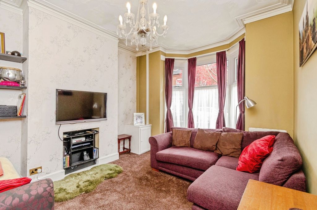 Property photo 2 of 17 Photo