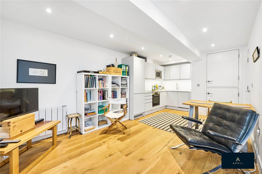 Property photo 2 of 15 Picture No. 20