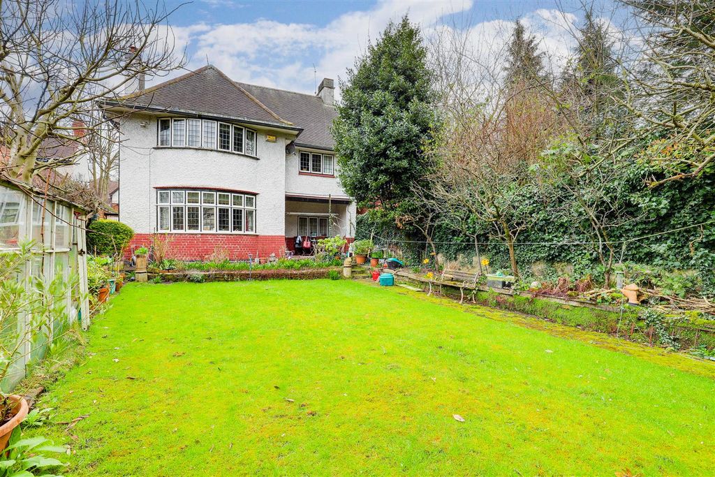 Property photo 1 of 28 32397.Jpg