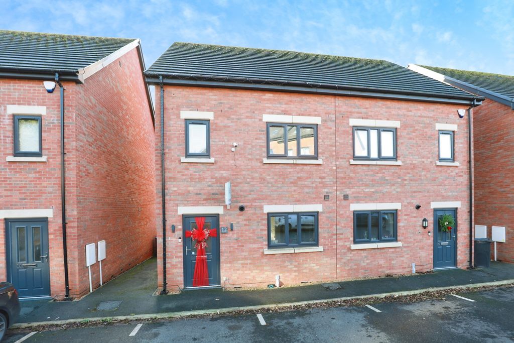 Property photo 1 of 20 Front Aspect