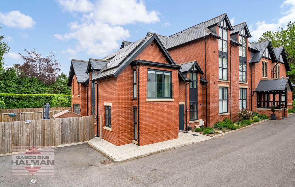 Property photo 1 of 39