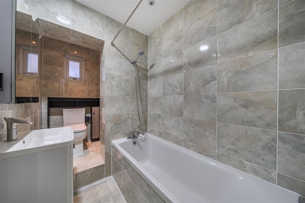 Property photo 2 of 18 1374901-4-6904E4207B5Ec.Jpg