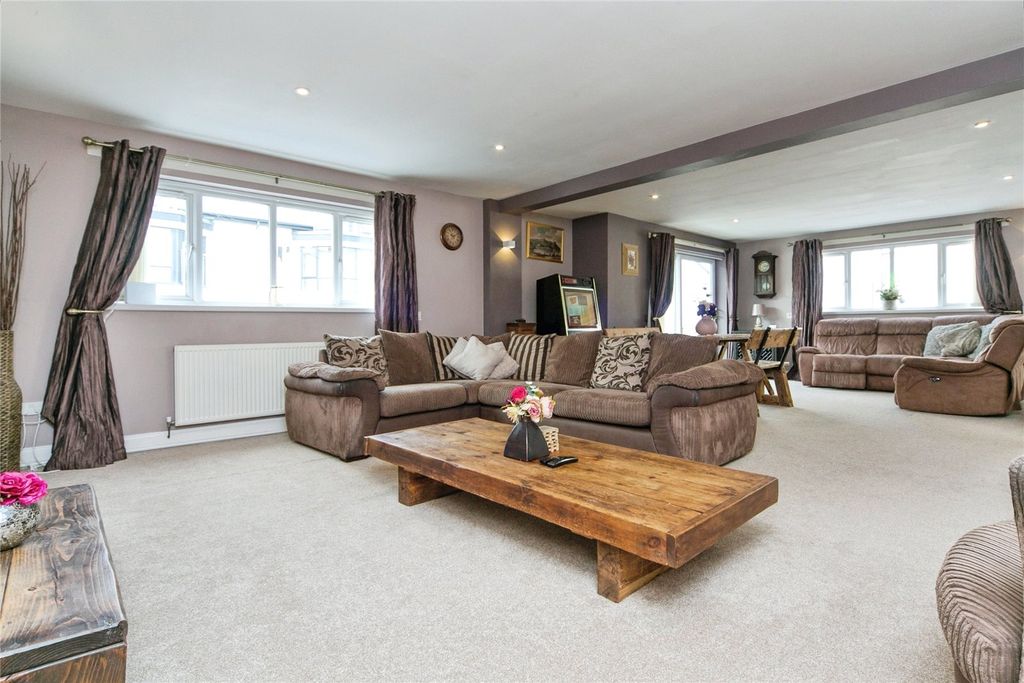 Property photo 1 of 32 Picture No. 40