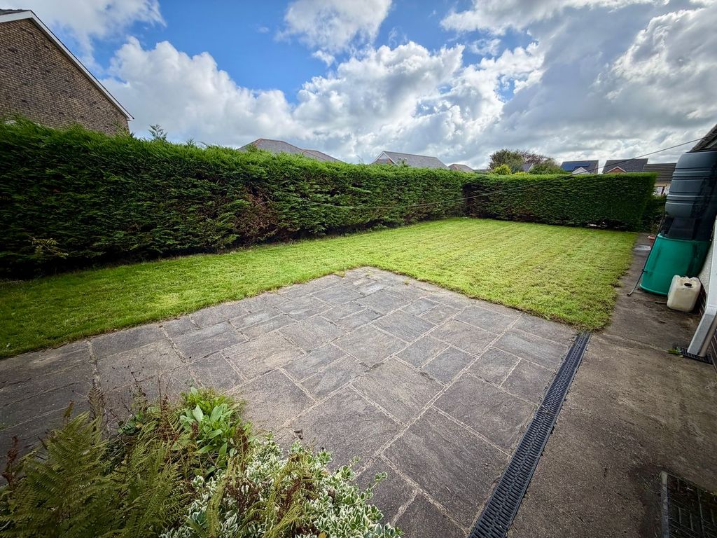 Property photo 3 of 14