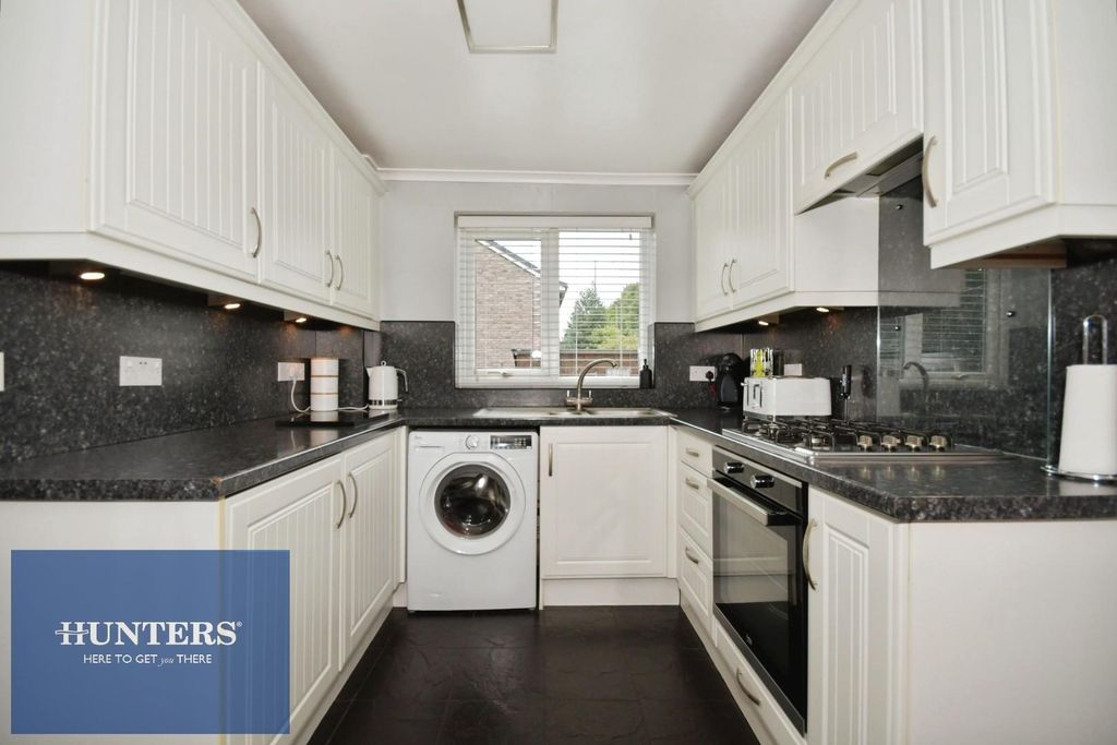 Property photo 2 of 16 Kitchen.Jpg