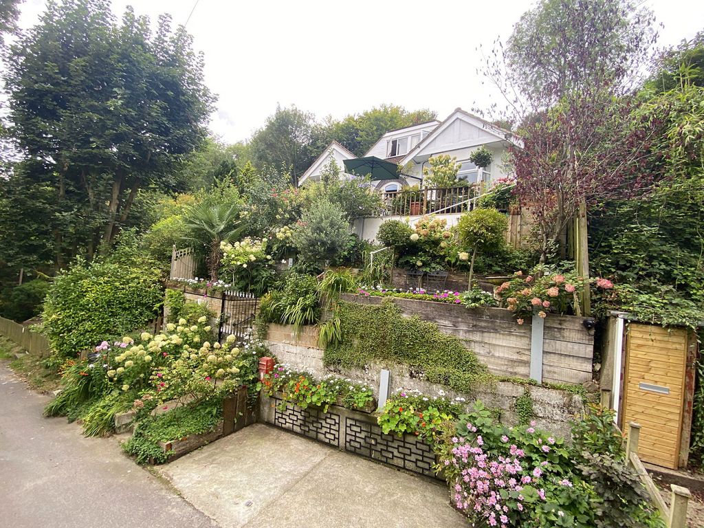 Property photo 1 of 27