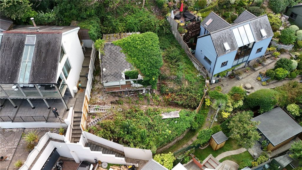 Property photo 2 of 20 Picture No. 32