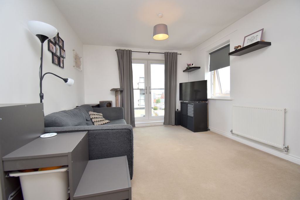 Property photo 3 of 17