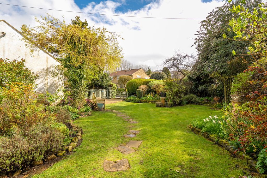 Property photo 3 of 38