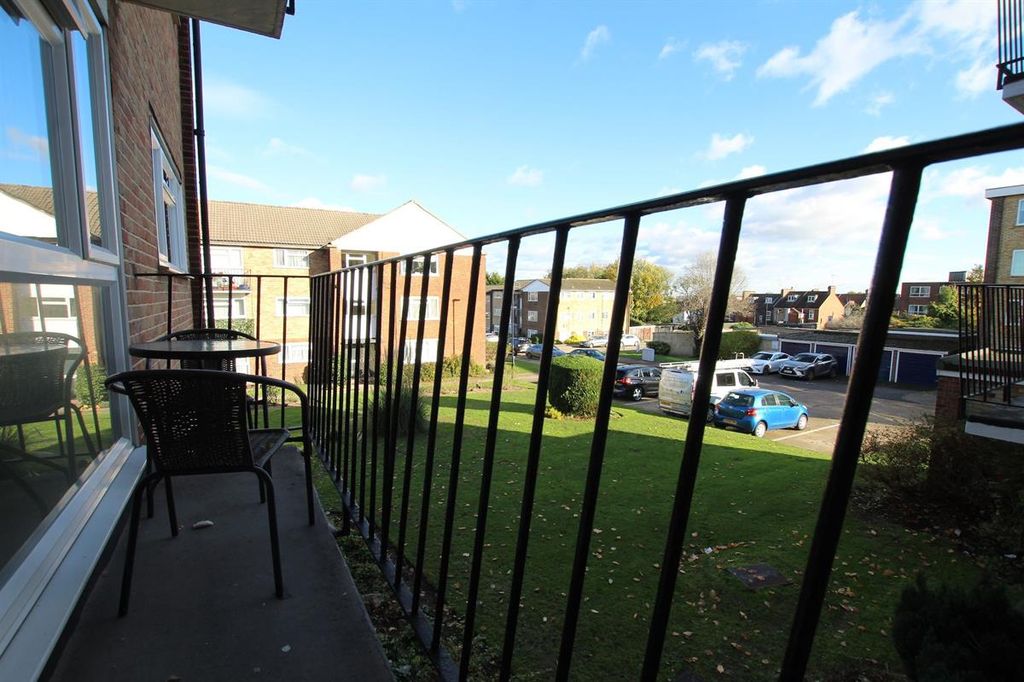 Property photo 3 of 10