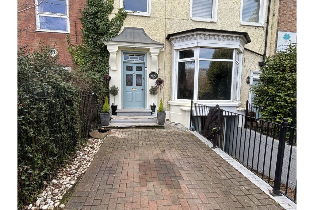 Property photo 1 of 19