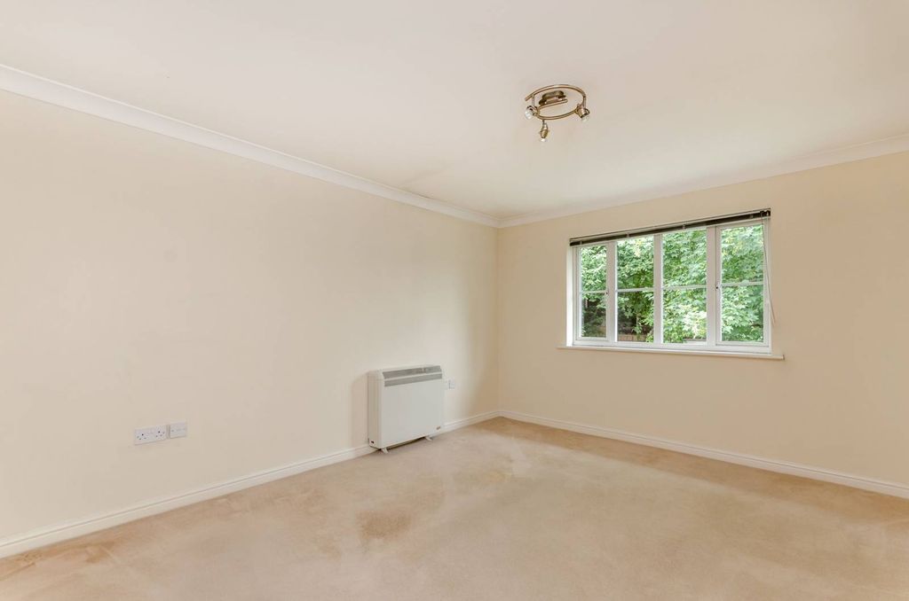 Property photo 3 of 6