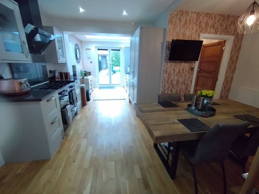 Property photo 3 of 25