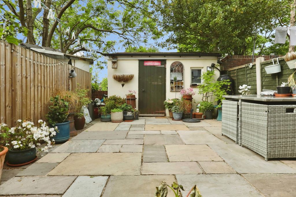 Property photo 2 of 19 Pbox-Img.Jpg