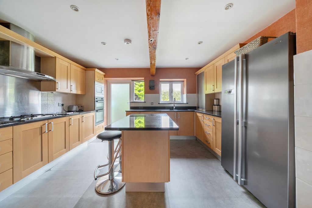 Property photo 3 of 16 Kitchen