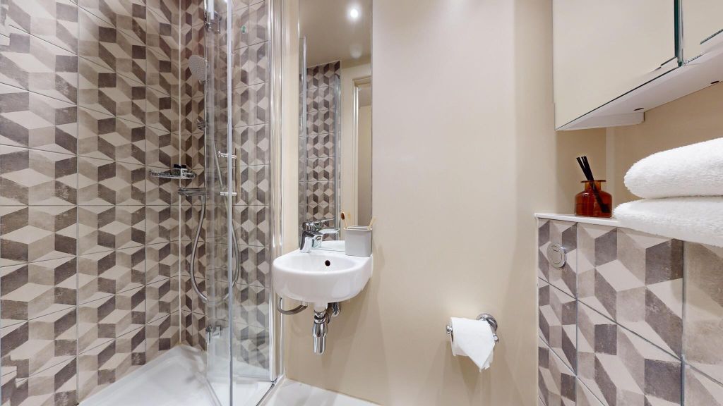 Property photo 3 of 44 Bathroom