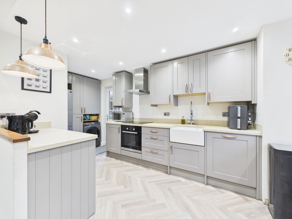 Property photo 2 of 20 Cam04018G0-Pr0414-Still002