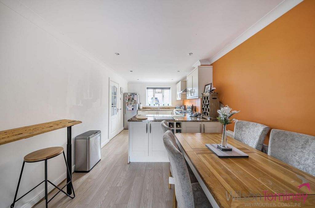Property photo 3 of 23 70Ea6d2B-1E3F-432B-9Fa8-9E927Bb9Bc4d.Jpg