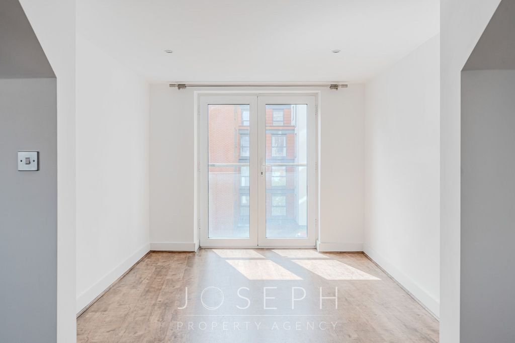 Additional image 7 of 2 bed penthouse for saleKey Street, Ipswich IP4