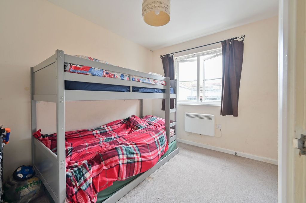Property photo 3 of 7