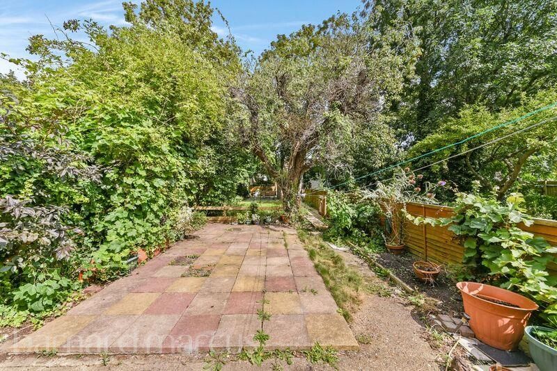 Property photo 2 of 9 Garden