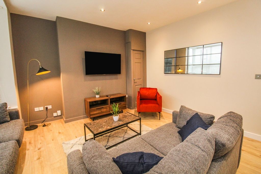 Property photo 2 of 17 Picture No. 03