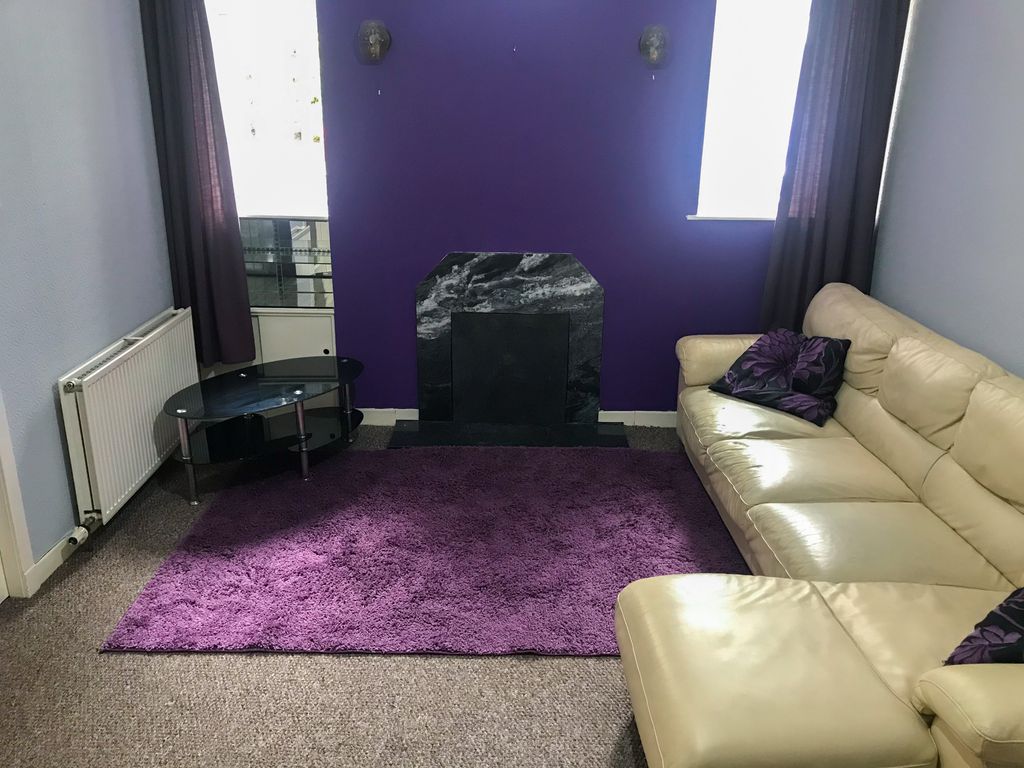 Property photo 2 of 19 Living Room