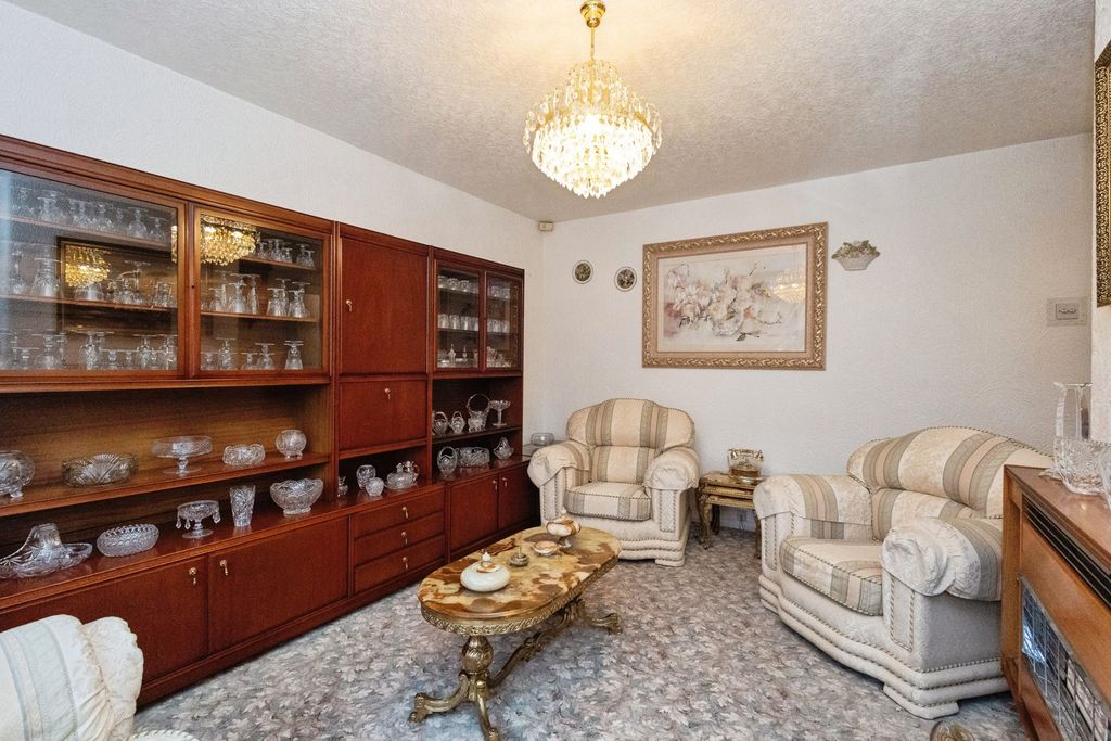 Property photo 3 of 16 Pbox-Img.Jpg