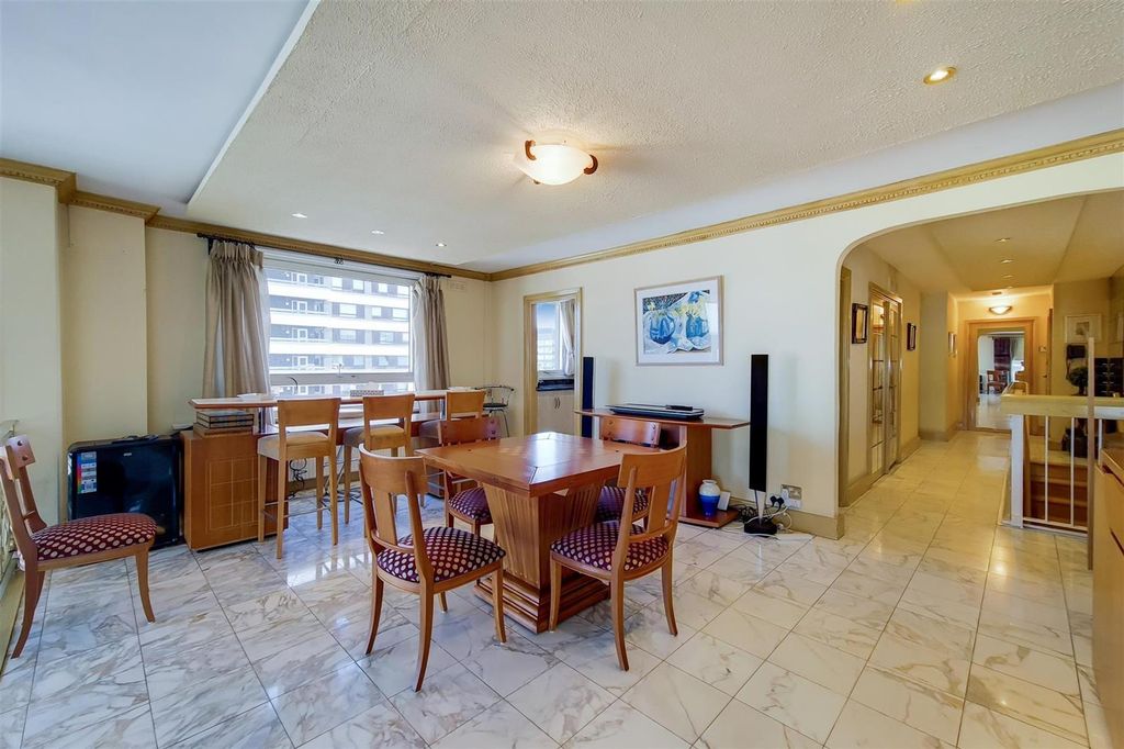 Property photo 1 of 14 Photo 0