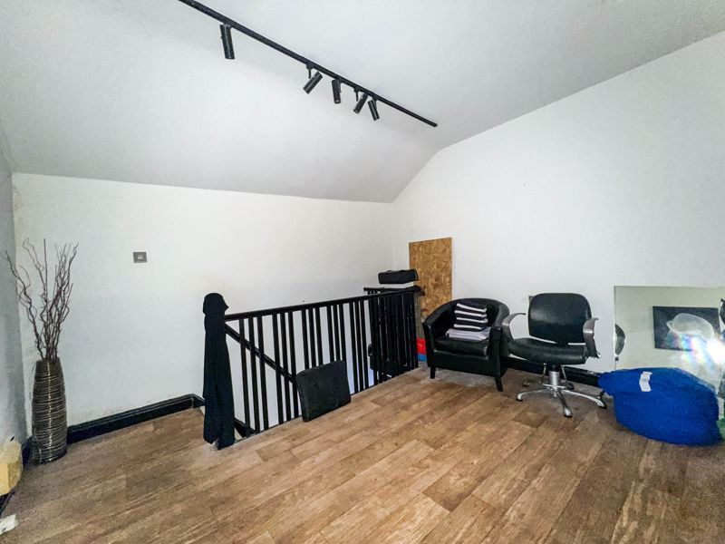 Property photo 3 of 10 Landing Open Plan Office
