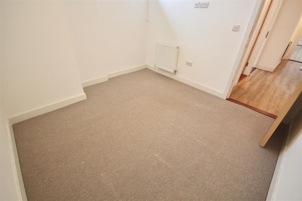 Property photo 2 of 8 0Mkpr5Exteymw79Ntk0Lcq.Jpg