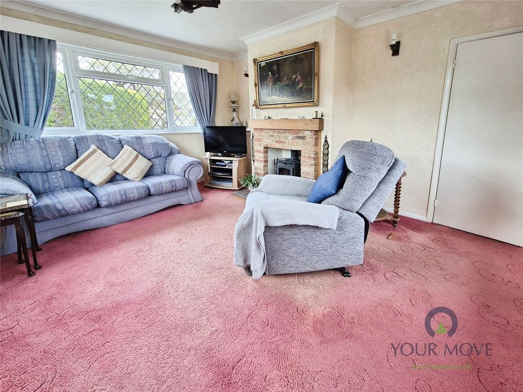 Property photo 3 of 21 Living Room