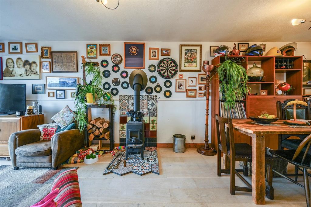 Property photo 2 of 20 145 Pebsham Lane - Tn402Rn - Photos (3).Jpg