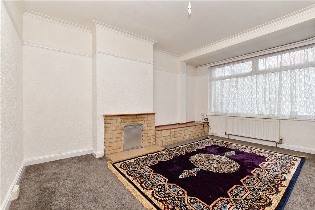 Property photo 3 of 18 Living Room