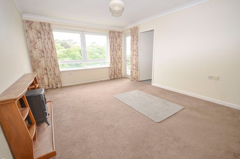 Property photo 3 of 7 Lounge/Dining Room