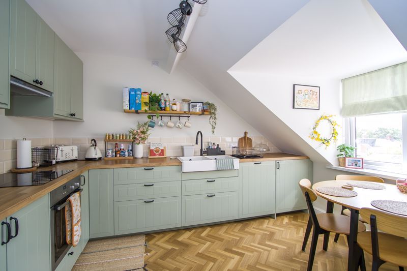 Additional image 7 of 2 bed flat for salePlymouth Road, Penarth CF64